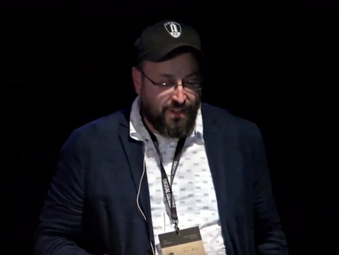 Przemysław Danowski podczas konferencji Digital Cultures 2019 w Warszawie | Przemysław Danowski during the Digital Cultures 2019 conference in Warsaw