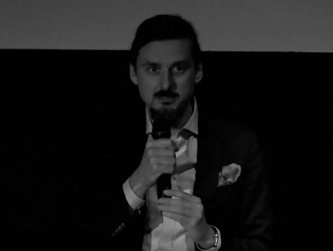Piotr Burdyło podczas konferencji Digital Cultures 2019 w Warszawie | Piotr Burdyło during the Digital Cultures 2019 conference in Warsaw