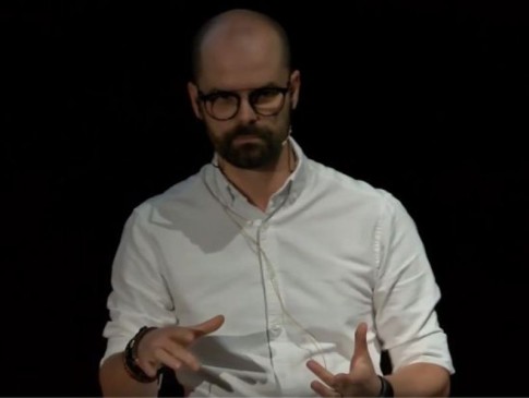 Kamil Polh podczas konferencji Digital Cultures 2019 w Warszawie | Kamil Polh during the Digital Cultures 2019 conference in Warsaw