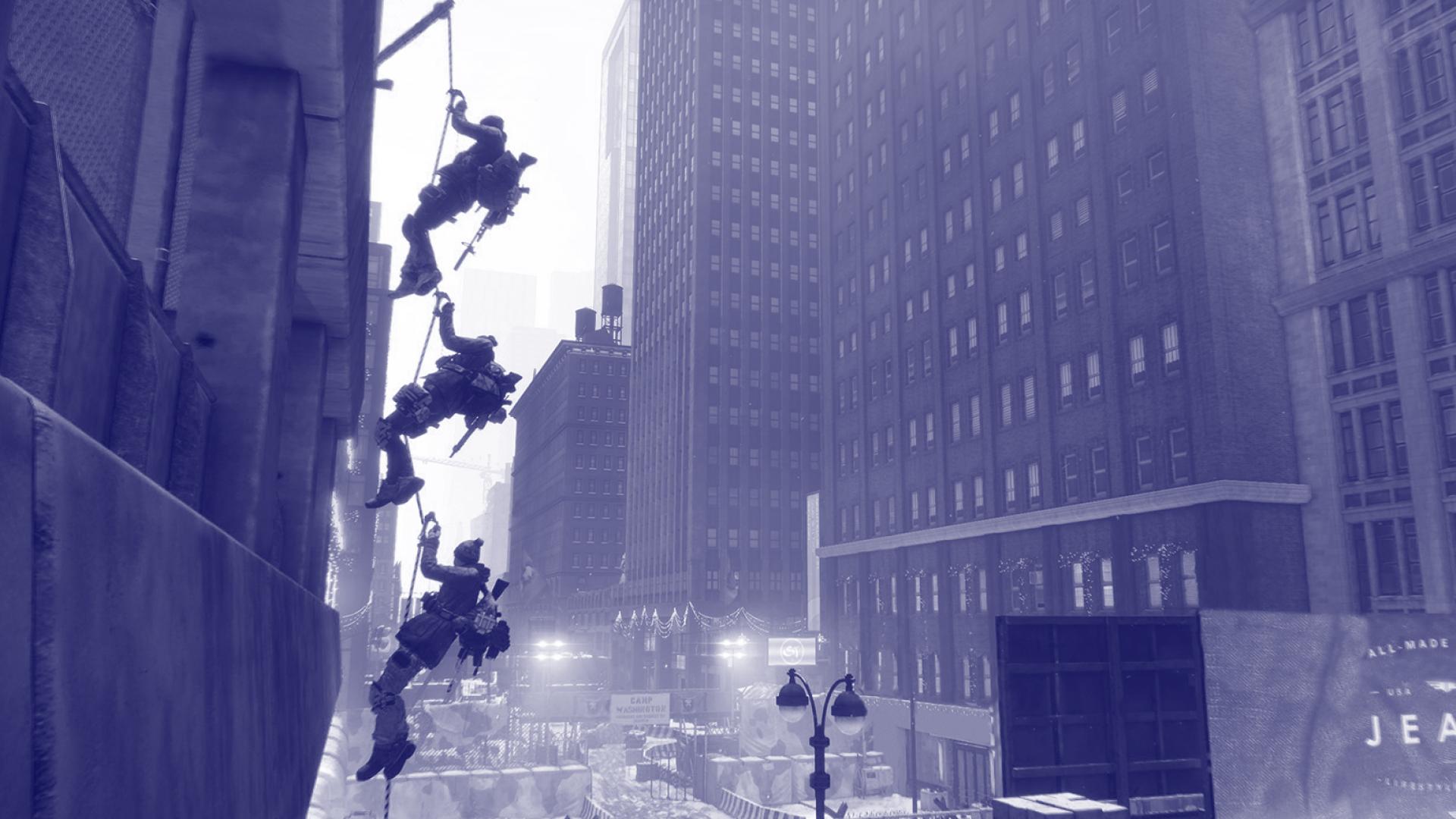 Zdjęcie przedstawia kadr z gry Tom Clancy’s: The Division, w którym 4 żołnierzy zwisa z budynku | The picture shows a frame from the game The picture shows a frame from Tom Clancy's: The Division in which 4 soldiers hang from the building 